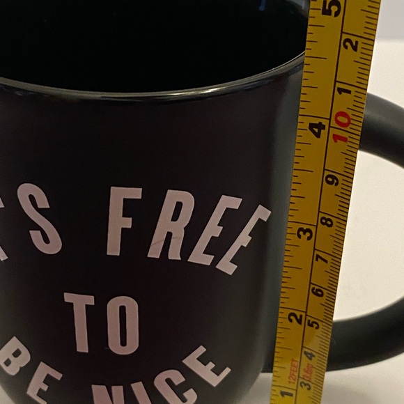 Landry’s Golden Nugget “It’s Free to be Nice” Black Satin Coffee Mug Brand New - Picture 5 of 7